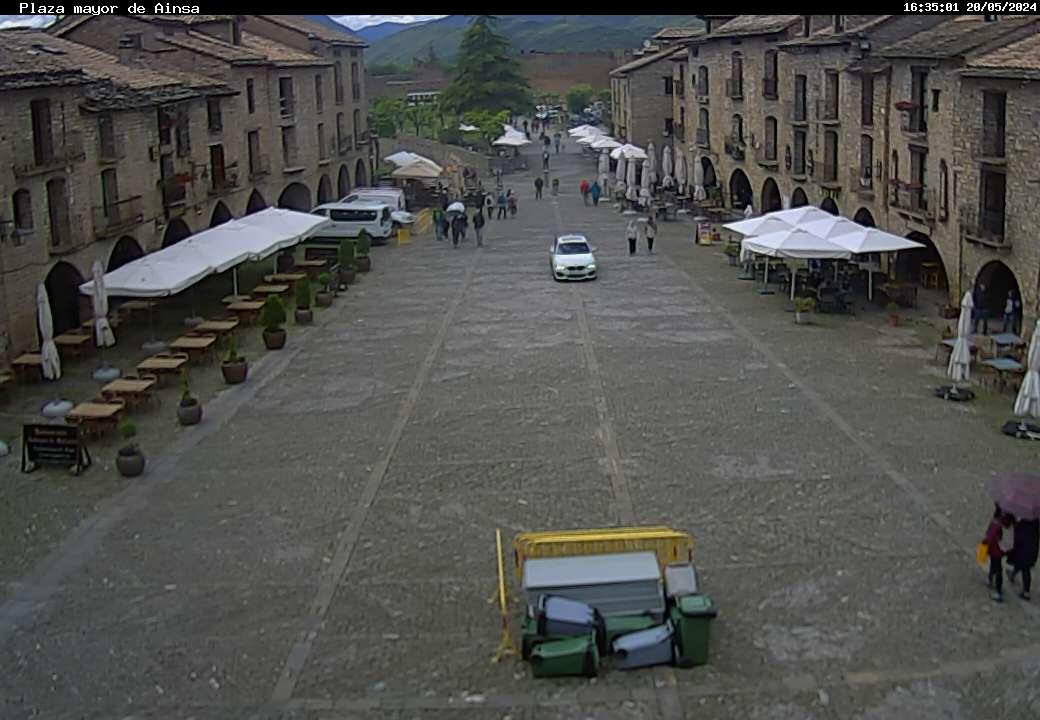 Plaza de Aínsa